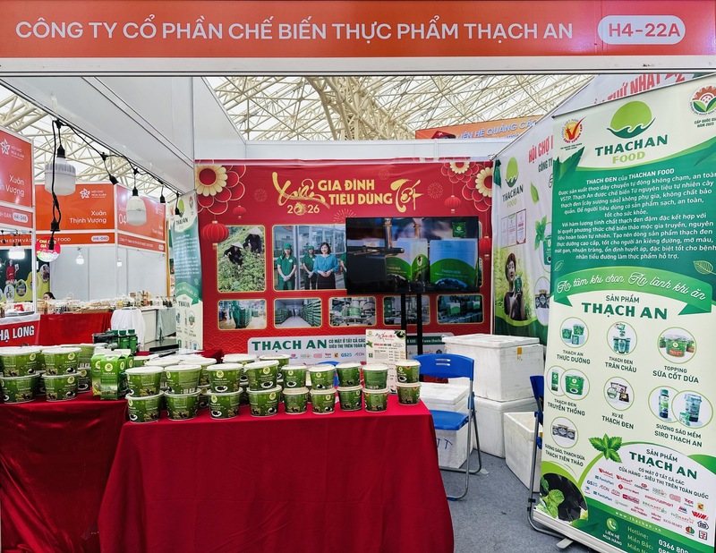 Công ty Cổ phần Chế biến Thực phẩm Thạch An với nhiều sản phẩm chế biến từ thạch mang đậm hương vị đặc trưng của vùng núi rừng Đông Bắc. Ảnh: Đỗ Nga
