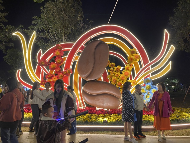 Biểu tượng hạt cà phê là một trong những thế mạnh về lĩnh vực xuất khẩu ở Đắk Lắk. Ảnh: Công Bắc