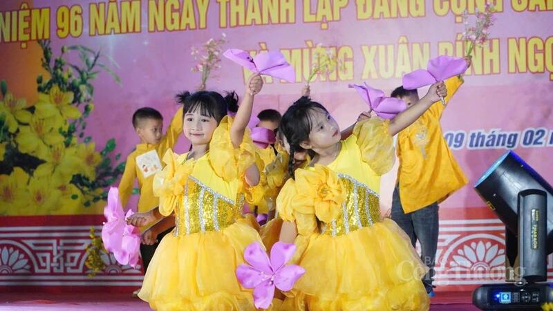 Các em thiếu nhi vui xuân mới tại xã biên giới Thuận An. Ảnh: BTC