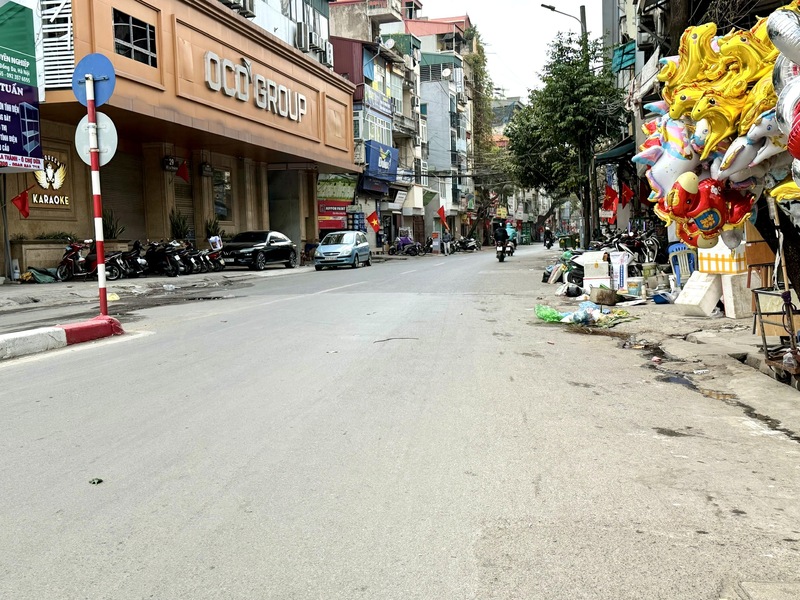 Đường đê La Thành. Ảnh: Diệu Anh