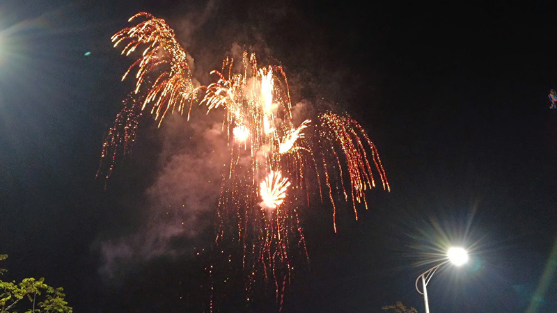 Những màn pháo hoa thắp sáng trên bầu trời TP. Lai Châu.
