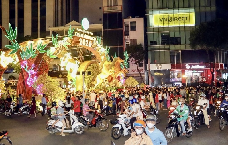 Cần Thơ: Pháo hoa rực rỡ chào Xuân Bính Ngọ 2026 - 7