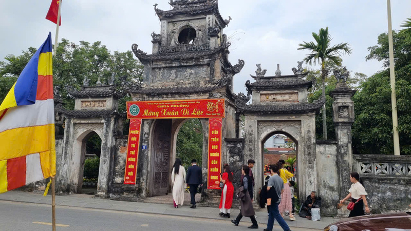 Chùa Chuông (hay Kim Chung Tự) được mệnh danh là “Phố Hiến đệ nhất danh lam”. Ảnh: Hồng Vũ