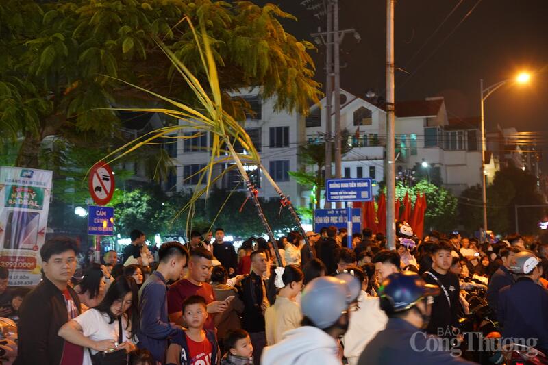 Rực rỡ pháo hoa đón giao thừa Bính Ngọ 2026 tại Hưng Yên - 3