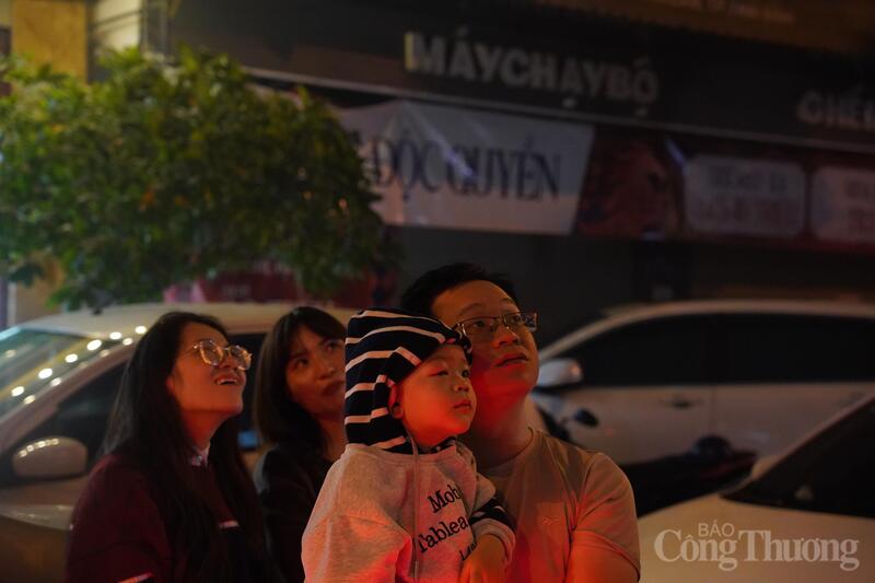 Rực rỡ pháo hoa đón giao thừa Bính Ngọ 2026 tại Hưng Yên - 11