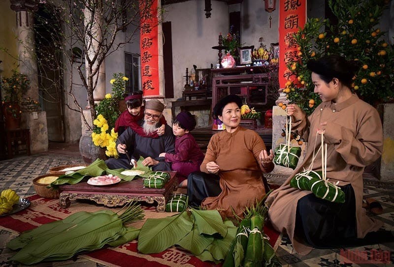 Tết là dịp để trở về với những giá trị bền vững nhất trong đời sống tinh thần. Ảnh minh họa