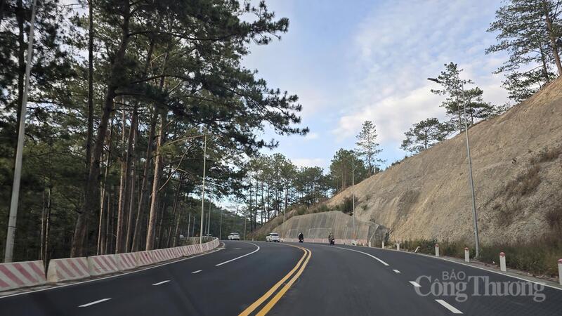 Đèo Prenn Đà Lạt. Ảnh: Lê Sơn