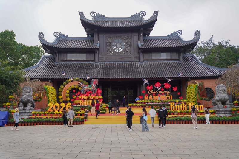 Chùa Bái Đính hút khách du lịch mùng 2 Tết âm lịch. Ảnh: Chùa Bái Đính.