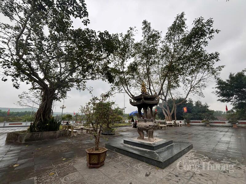 Đền Làng Vạc mùa xuân. Ảnh: Bảo Thoa