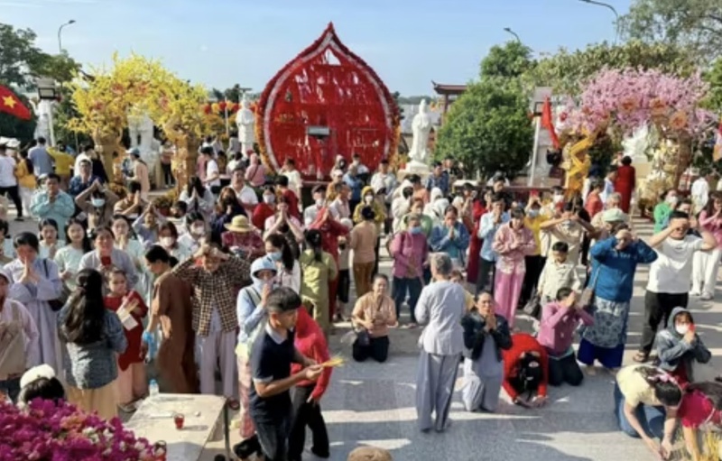 Đây cũng là dịp để con cháu hiểu thêm về truyền thống tại Đồng Tháp.