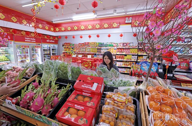 Sức mua dần tăng lên trong ngày mùng 2 Tết.