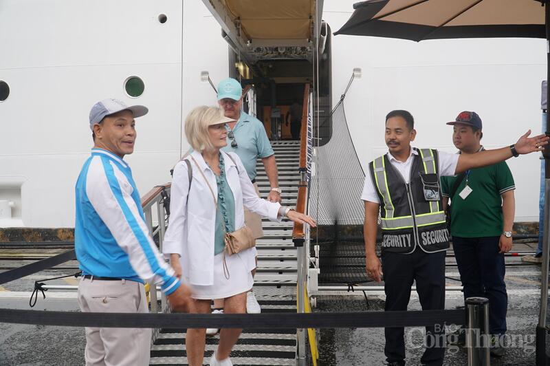 Tàu Seabourn Encore là chuyến tàu đưa khách du lịch quốc tế đến TP. Đà Nẵng bằng đường biển đầu tiên trong năm mới Bính Ngọ 2026.