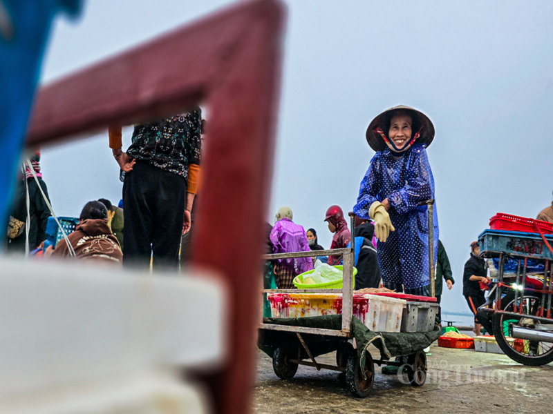 Phận đời trên sóng của những ‘nữ kiệt’ giữa bình minh biển cả - 2