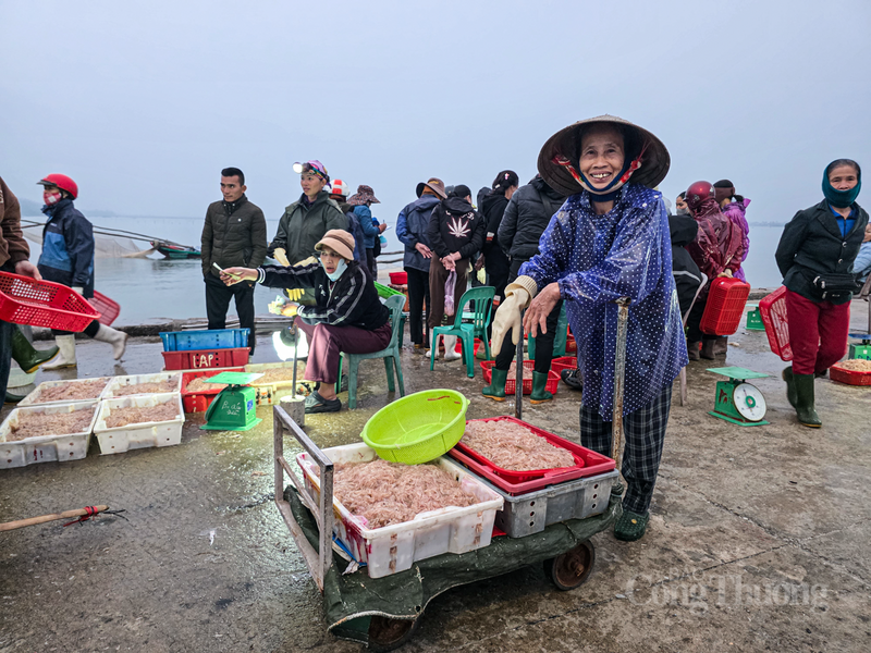 Phận đời trên sóng của những ‘nữ kiệt’ giữa bình minh biển cả - 1