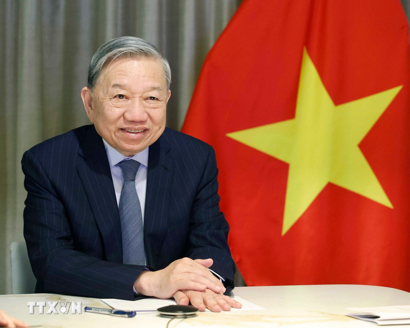 Tổng Bí thư Tô Lâm điện đàm với Thượng nghị sĩ Hoa Kỳ Steve Daines. (Ảnh: Thống Nhất/TTXVN)