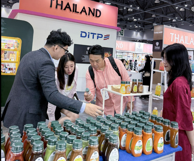 Xúc tiến, quảng bá sản phẩm Dh Foods tại thị trường Thái Lan. Ảnh: T.D