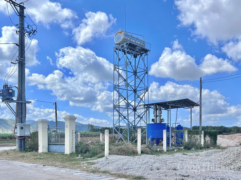 Hệ thống điện, đường, nước đầy đủ mang lại cảm giác an tâm mà trước đây bà con chưa từng nghĩ tới.