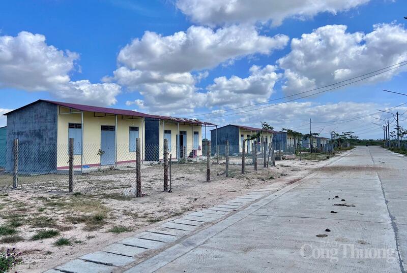 Làng tái định cư Suối Cạn.