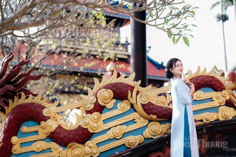 Chùa Bửu Minh thu hút đông đảo du khách và người dân đến tham quan, vãn cảnh, cầu an đầu năm.