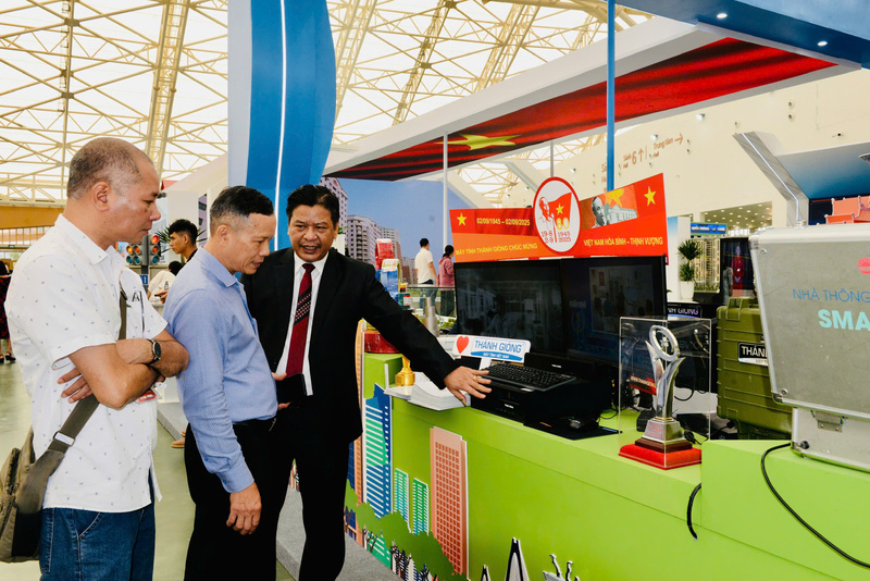 Doanh nghiệp ngành công nghiệp Hà Nội tham gia sự kiện Triển lãm Thành tựu Đất nước nhân dịp kỷ niệm 80 năm Quốc khánh (1945-2025). Ảnh: Khắc Kiên