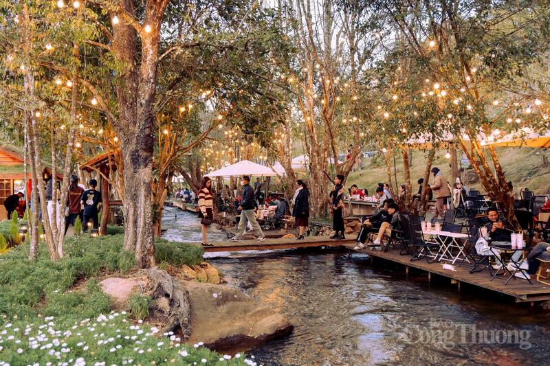 Khách tham quan trải nghiệm tại điểm du lịch suối Bình Yên, phường Xuân Hương - Đà Lạt, tỉnh Lâm Đồng. Ảnh: Lê Sơn