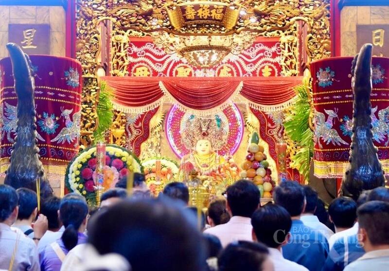 Nét đẹp tín ngưỡng truyền thống tại Miếu Bà Chúa Xứ Núi Sam