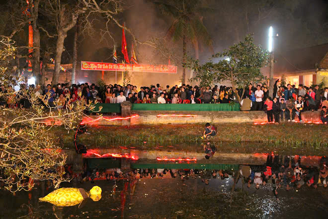 Lễ hội thần Kim Quy tại Chợ đình Bích La (Ảnh: Hoài An)