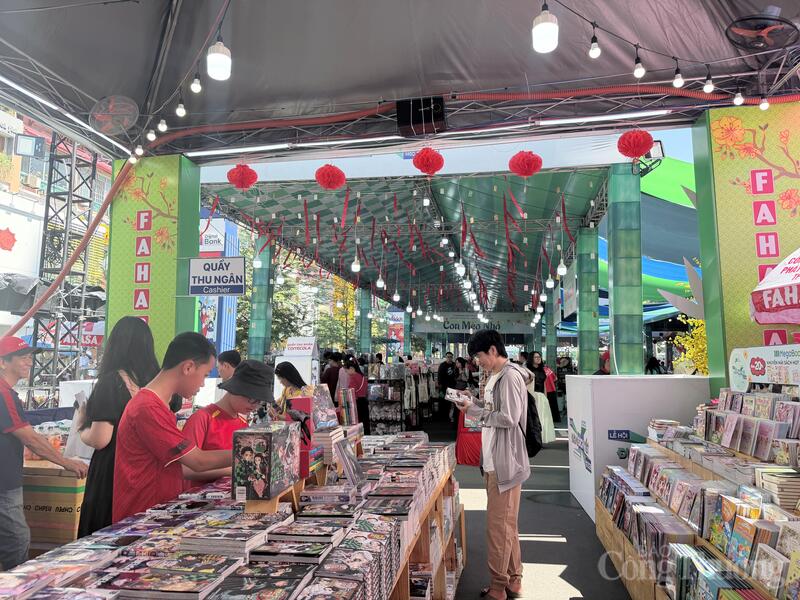 Sở Văn hóa, Thể thao và Du lịch TP. Hồ Chí Minh đánh giá, Đường sách Tết Bính Ngọ 2026 đạt hiệu quả tích cực về doanh thu, sức tiêu thụ sách và lượng khách tham quan; đồng thời góp phần thúc đẩy văn hóa đọc, tạo không gian văn hóa lành mạnh phục vụ nhu cầu vui xuân của Nhân dân và du khách, tăng cường quảng bá hình ảnh đô thị văn minh, hiện đại, đậm đà bản sắc văn hóa dân tộc.