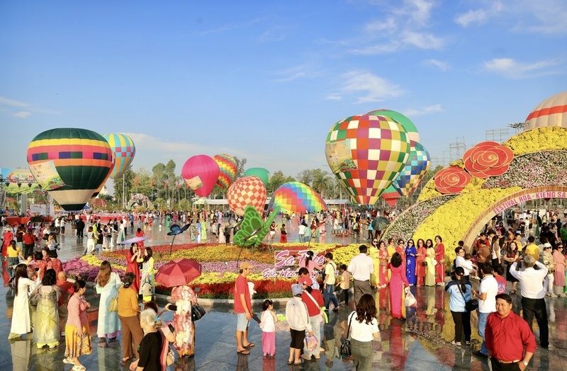 Đồng Tháp thu hút đông đảo người dân, du khách đầu năm 2026 - Ảnh: Phạm Trung