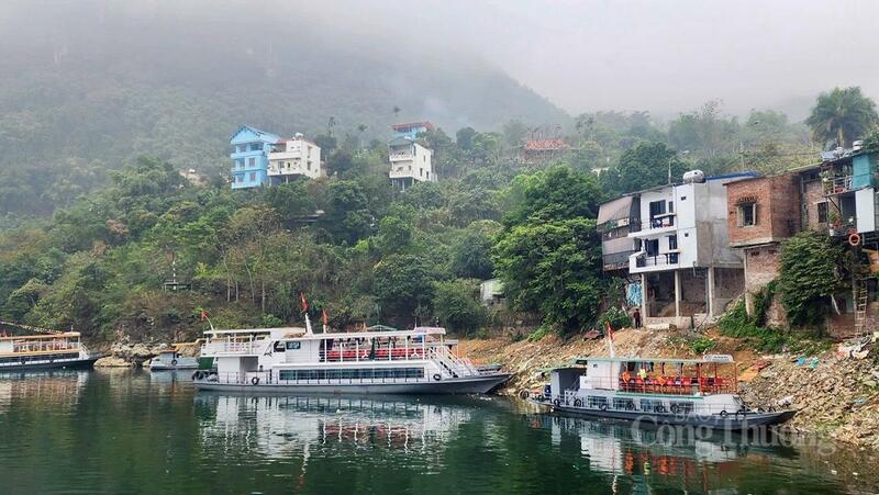 Công tác kiểm soát phương tiện thủy nội địa được triển khai quyết liệt, kiên quyết không để tàu thuyền không đủ điều kiện an toàn xuất bến.