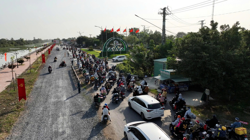 Các phương tiện di chuyển chậm chạp trong thời tiết nắng nóng