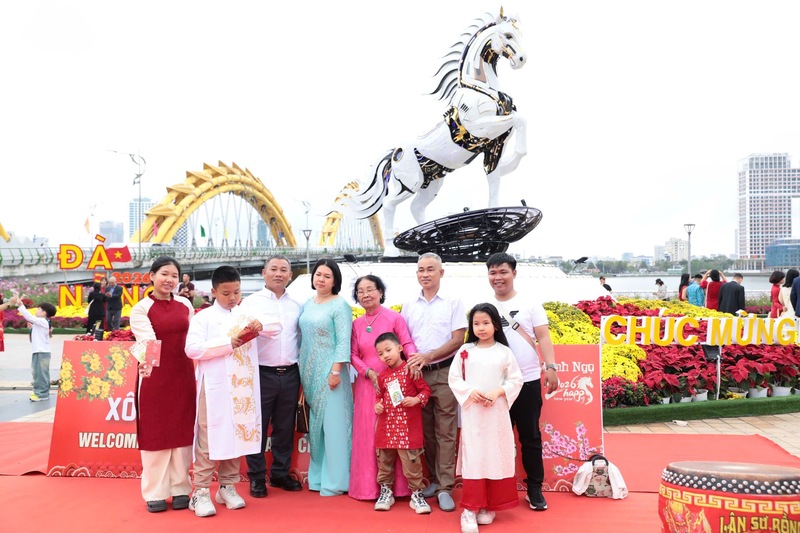 Các hoạt động du lịch dịp Tết mang về nguồn thu gần 4.000 tỷ đồng cho TP. Đà Nẵng.