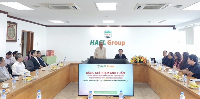 Chủ tịch UBND tỉnh Gia Lai cùng đoàn công tác đến thăm, làm việc tại Tập đoàn Hoàng Anh Gia Lai.