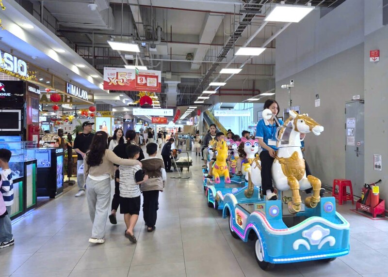 Nhộn nhịp không khí đi chơi xuân