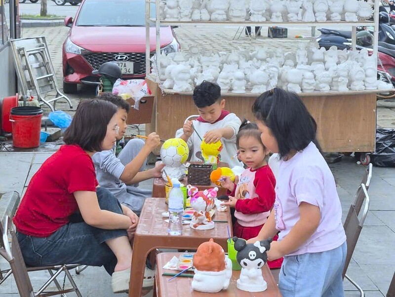 Không gian thư giãn quen thuộc của những gia đình có trẻ nhỏ.