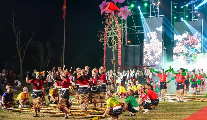 Các chương trình văn hoá - lịch sử được tổ chức trong thời gian qua để lại nhiều ấn tượng, góp phần quảng bá sâu rộng du lịch Nghệ An. Ảnh: Mai Liễu