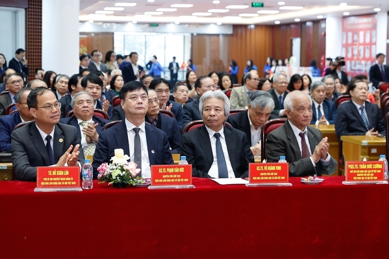 Các đại biểu dự cuộc làm việc. Ảnh: VGP/Nhật Bắc