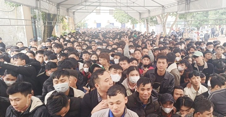 Hàng nghìn người lao động Nghệ An đăng ký thi để đi Hàn Quốc theo chương trình EPS.