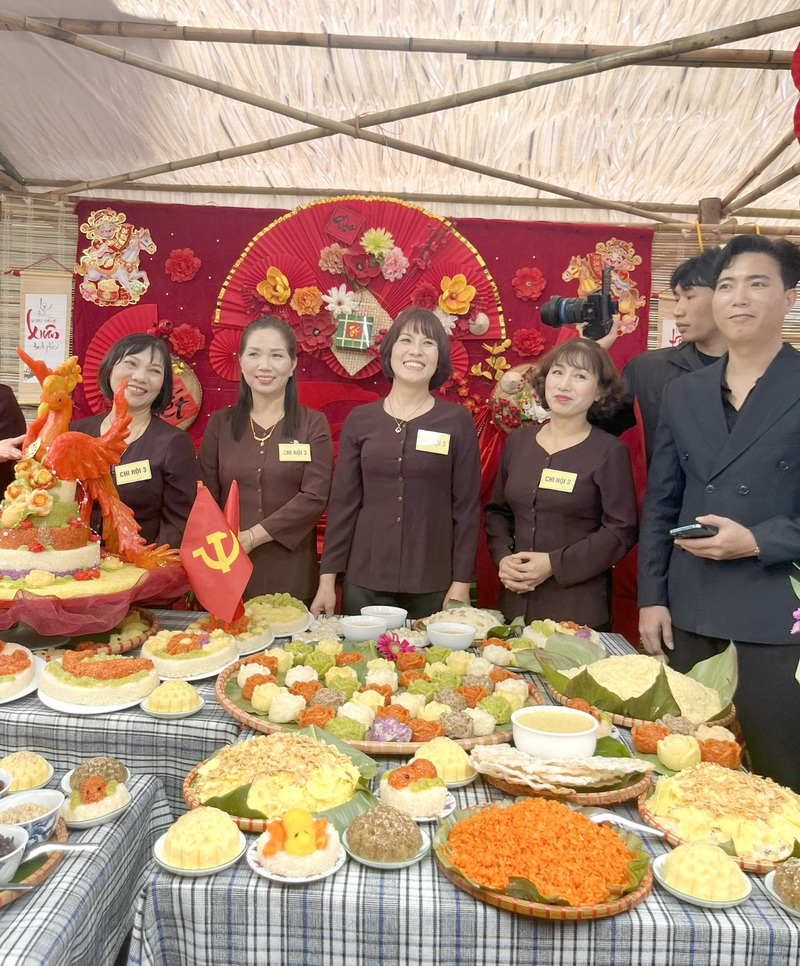 Chi hội số 3 làng nghề truyền thống xôi Phú Thượng đạt giải nhất tại Hội thi nấu xôi 2026.