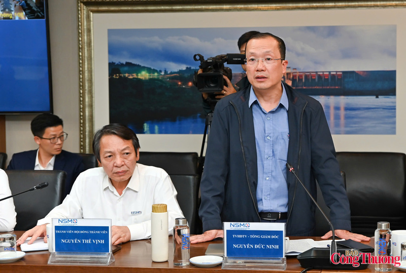 Ông Nguyễn Đức Ninh báo cáo tình hình vận hành hệ thống và thị trường điện trong 2 tháng đầu năm 2026. Ảnh: Nam Nguyễn