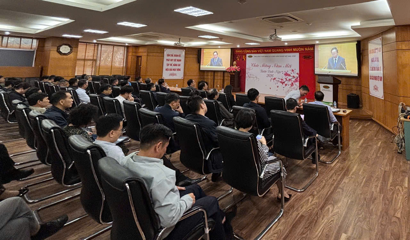 Đảng bộ Cơ quan Tổng Công ty Máy động lực và Máy nông nghiệp Việt Nam tham dự hội nghị theo hình thức trực tuyến.