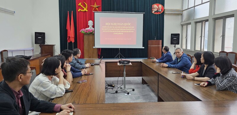 Chi bộ Viện Công nghiệp Giấy và Xenluylô tham gia quán triệt, học tập