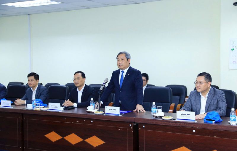 Chủ tịch UBND Thành phố Hà Nội, Vũ Đại Thắng và Đoàn công tác đã đến thăm, chúc Tết Công ty TNHH Điện tử Meiko Việt Nam. Ảnh: Hoàng Linh