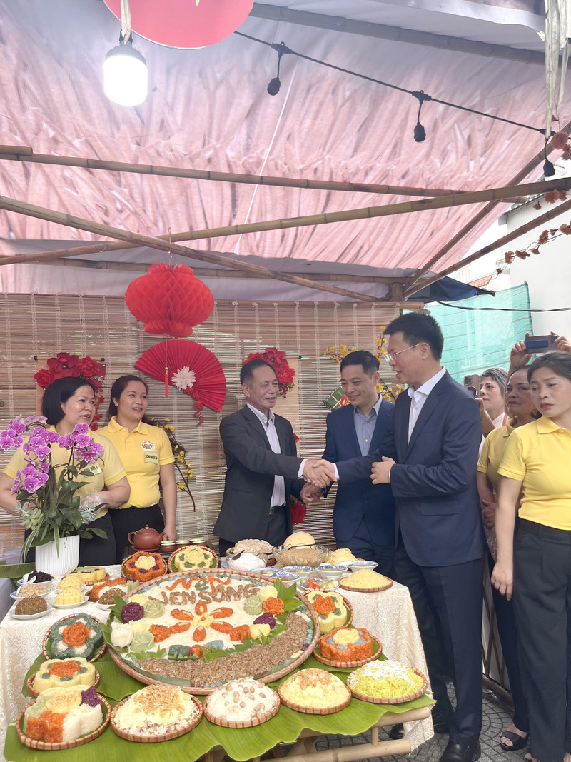 Các tác phẩm xôi nghệ thuật thể hiện sự sáng tạo của người làm nghề.