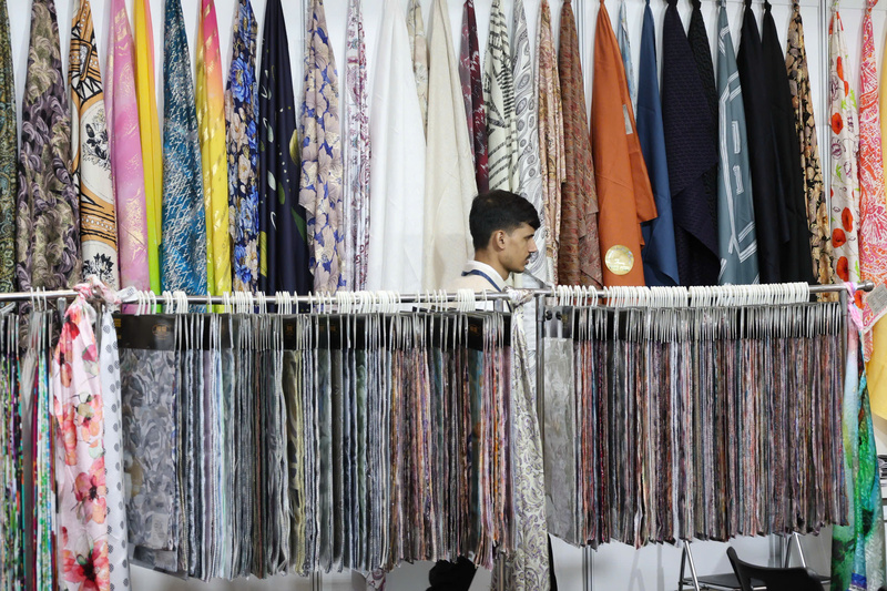 Từ những mẫu vải tại đây, ngành dệt may kỳ vọng bứt phá khỏi sự lệ thuộc ngoại nhập, từng bước làm chủ mắt xích quan trọng nhất trong chuỗi cung ứng.