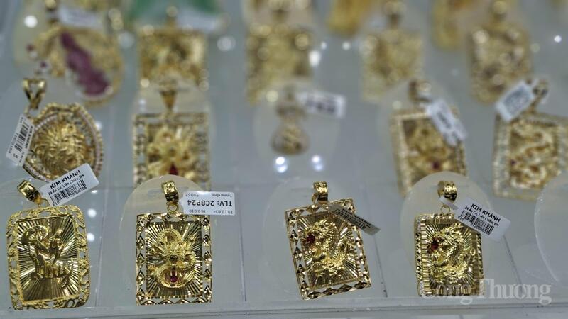 Các mẫu vàng theo linh vật.