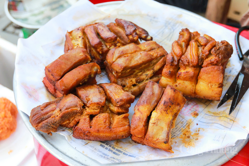 Bán xôi vỉa hè thu hàng chục triệu đồng trong ngày vía Thần Tài - 7