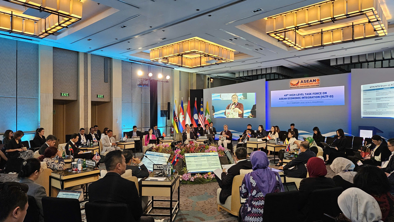 Hội nghị Nhóm Đặc trách cao cấp về hội nhập kinh tế ASEAN lần thứ 49 đã khai mạc tại Iloilo, Philippines.