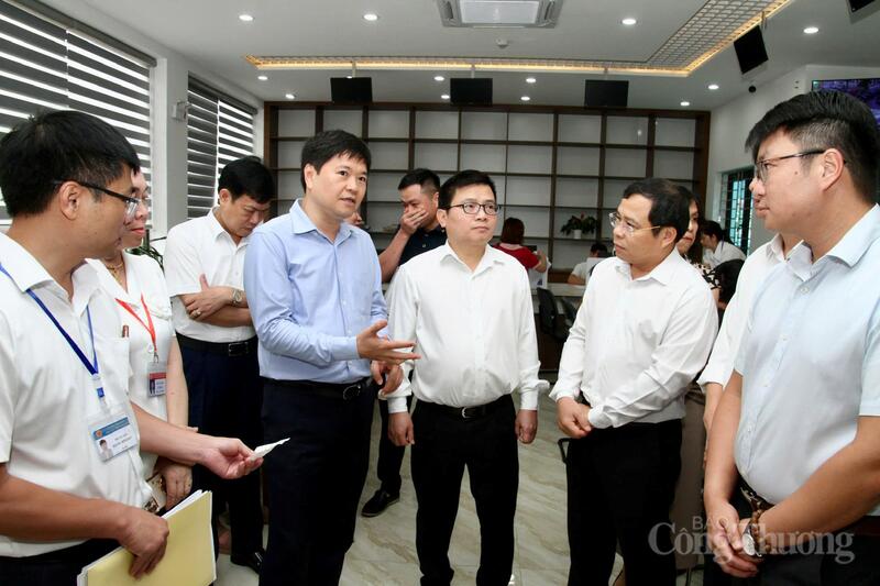 Thứ trưởng Bộ Công Thương Trương Thanh Hoài làm việc về triển khai chính sách công nghiệp, thương mại khi triển khai chính quyền địa phương 2 cấp tại TP. Hải Phòng.