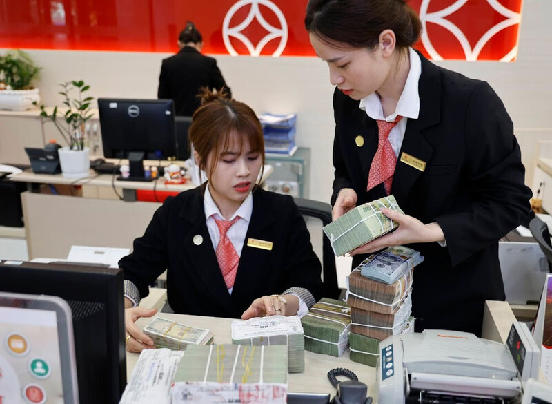 Năm 2026, tín dụng được “nắn” mạnh vào sản xuất, hạ tầng và xuất khẩu, đặc biệt hỗ trợ doanh nghiệp nhỏ vượt áp lực dòng tiền.